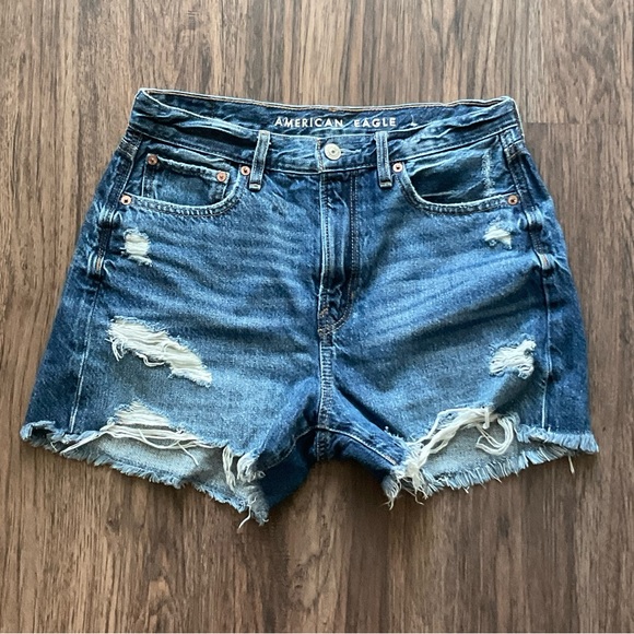 American Eagle Outfitters Blue Distressed Jean Shorts Size 4 - Picture 1 of 3